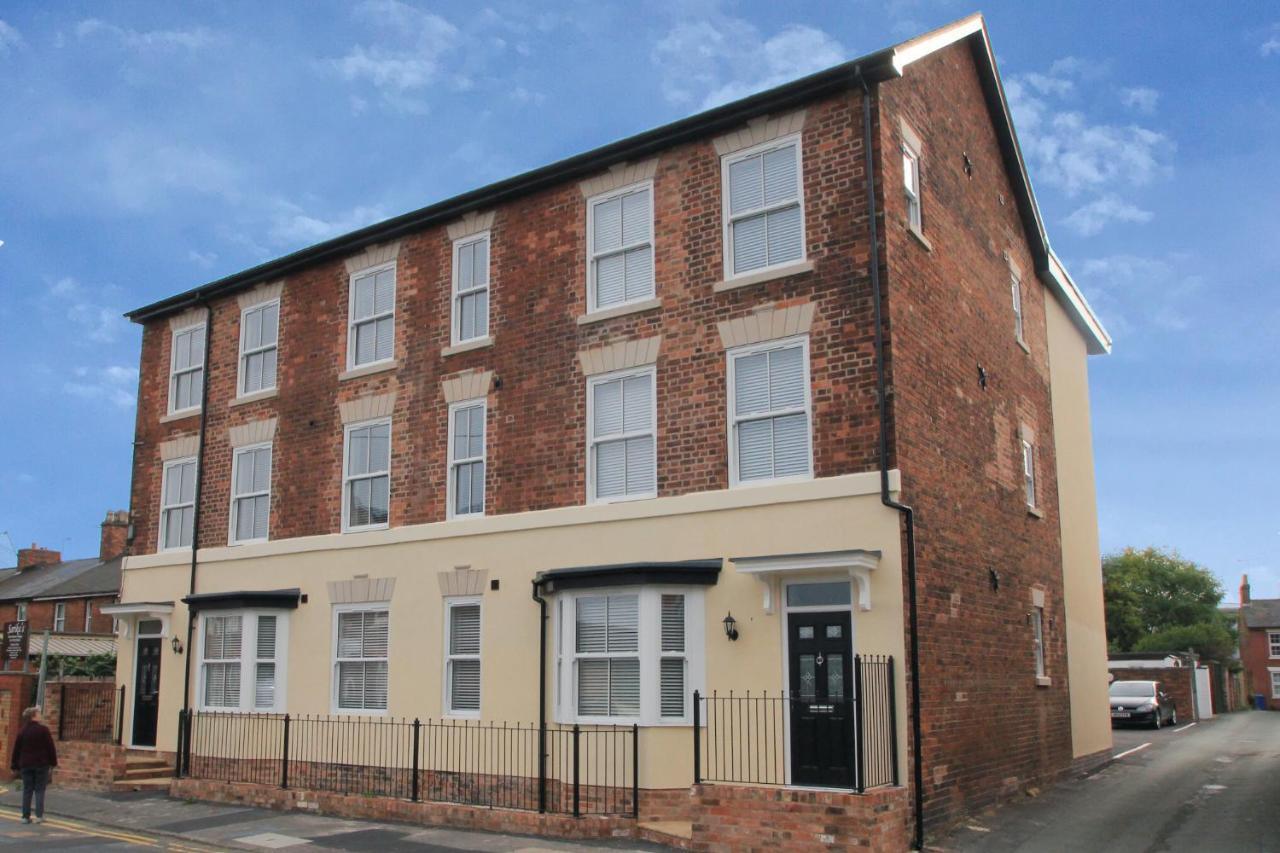 Friars House, Stafford By Bell Apartments ภายนอก รูปภาพ